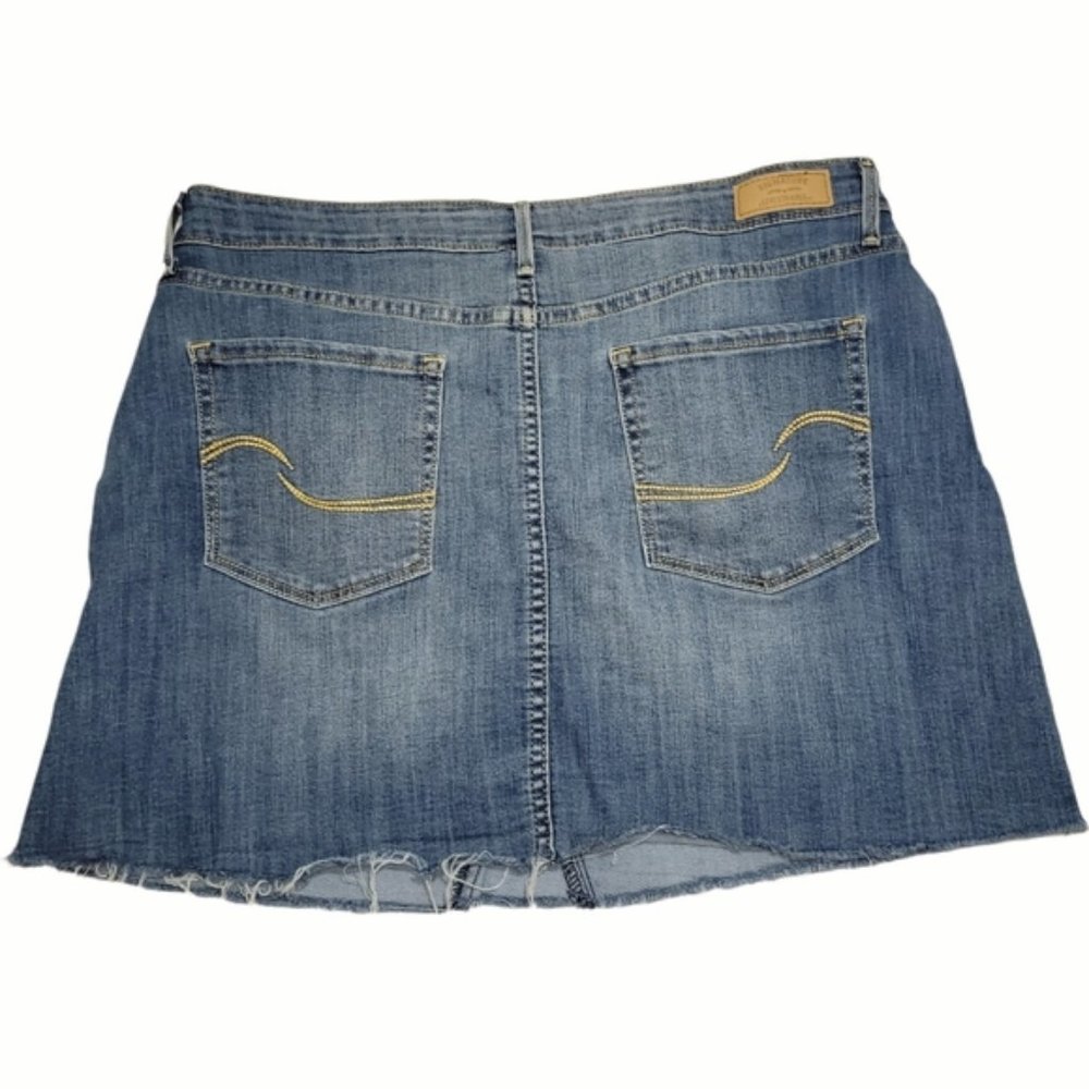 Levi's Signature Denim Skirt - Picture 2 of 5